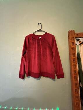 Stars Above Maroon Velour Crewneck Long Sleeve Pullover Sweatshirt Size S